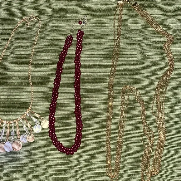 Jewelry Bundle of 4 Assorted Necklaces - Picture 3 of 7